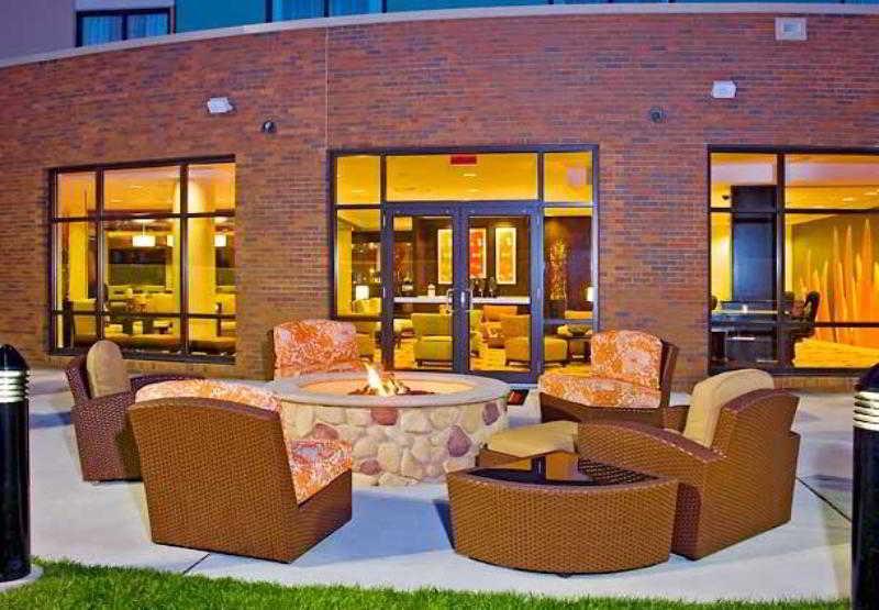 Courtyard Newport News Airport Hotel Bagian luar foto